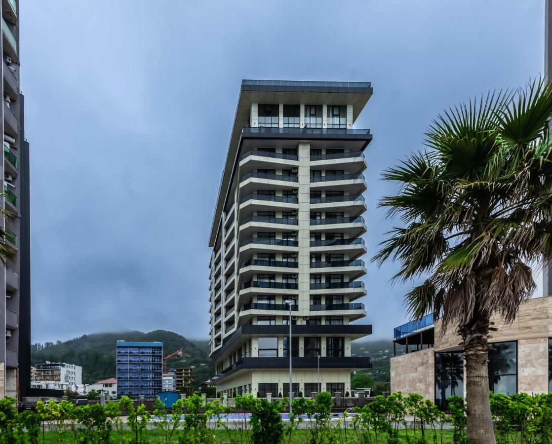 Green Side Apart Hotel Batumi Exterior photo