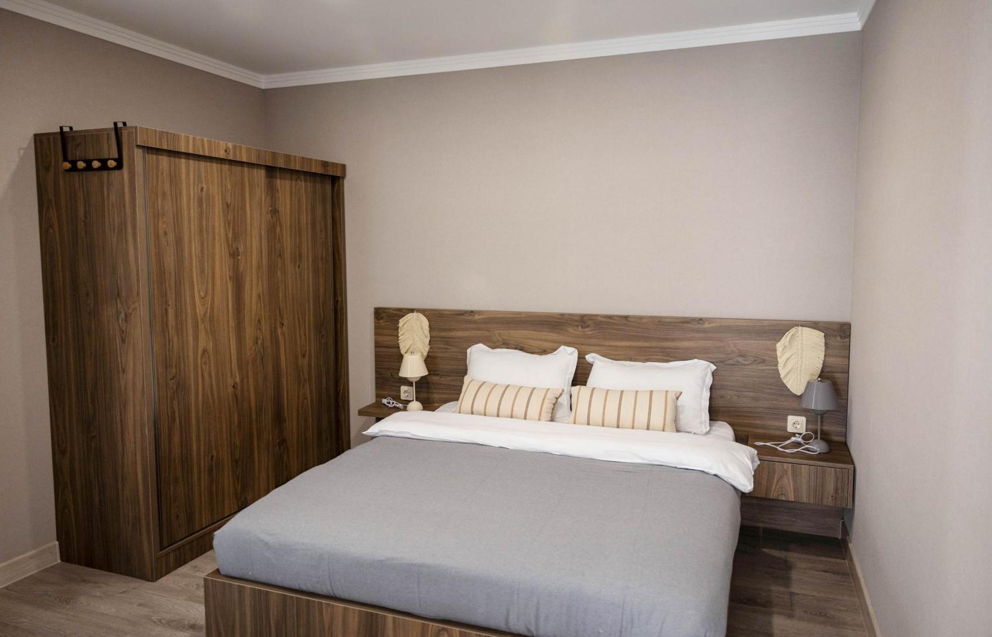 Green Side Apart Hotel Batumi Exterior photo